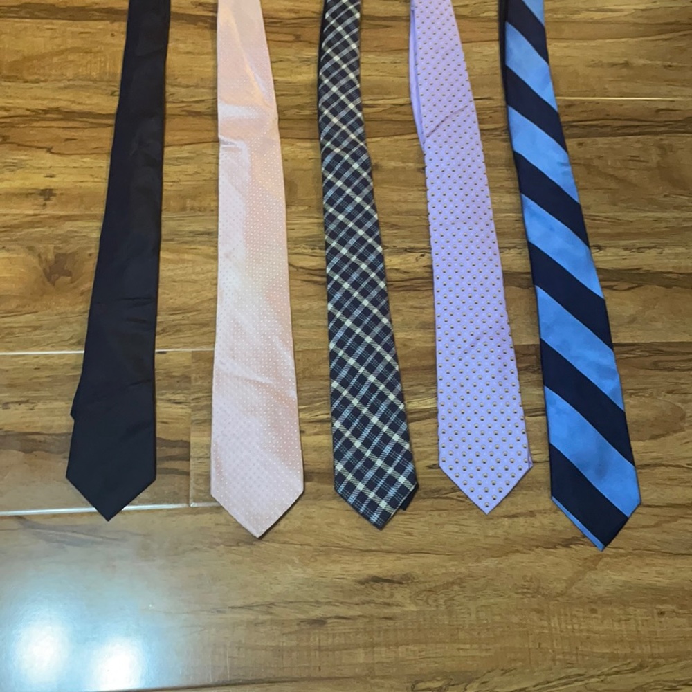 DKNY/Tommy Hilfiger Ties